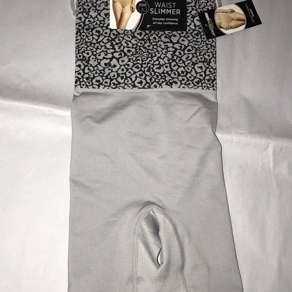 SOLD OUT - Picture 4 of 5